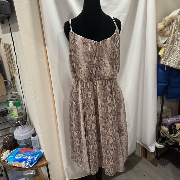 Banana Republic Dresses & Skirts - Banana Republic Snake Print Strappy Dress Size Medium Boho Grecian Flowy Sexy